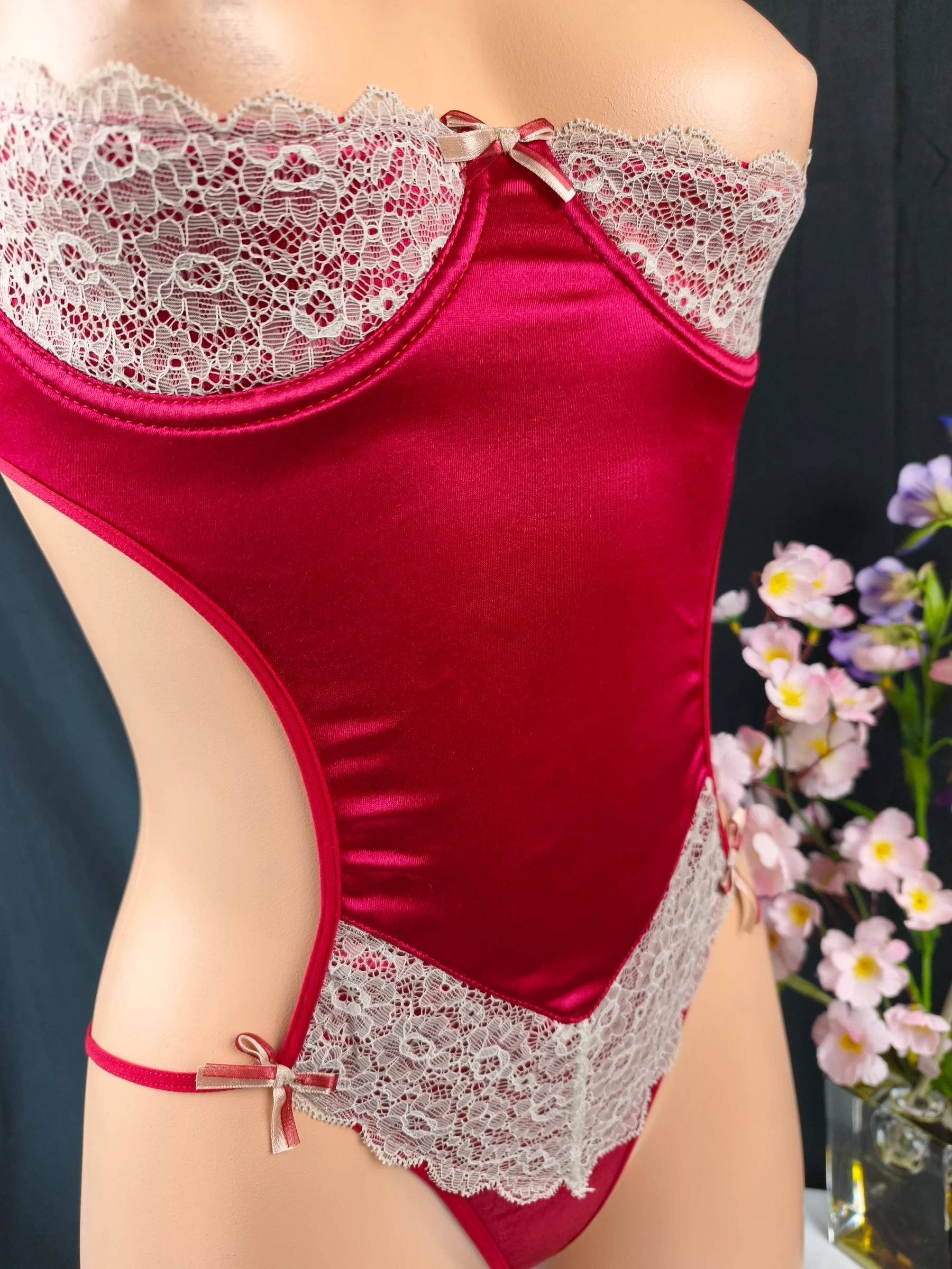 Body satinado con un look elegante y súper sexy + Banda para ojos para juego travieso / Nuevo Talla – photo 10
